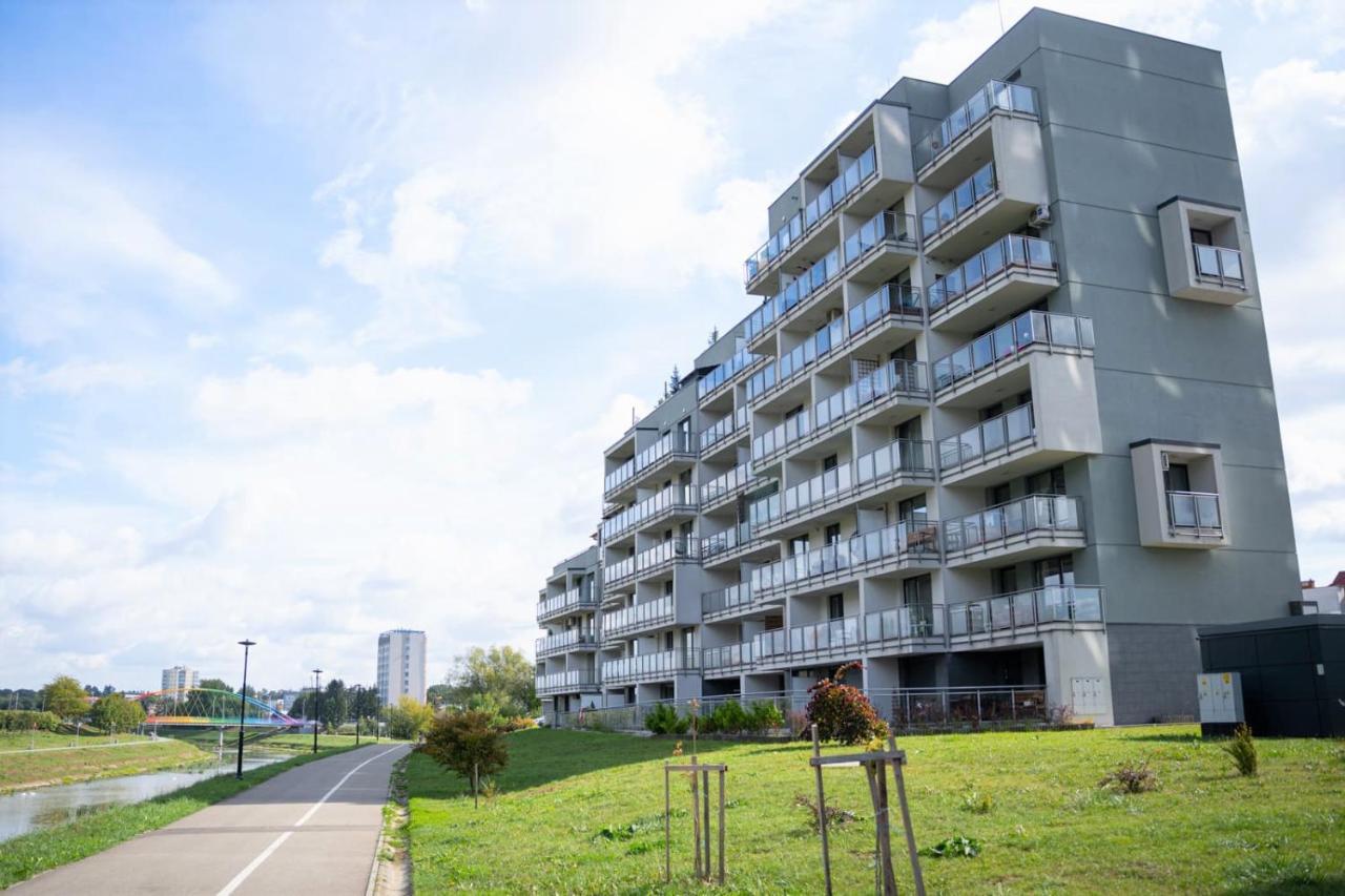 Capital Towers - Apartament Green Z Widokiem Na Rzeke Жешув Экстерьер фото